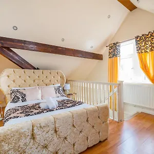 Apartment Cozy Luxe Haven: Free Parking & Fast Wifi, Leeds (West Yorkshire)