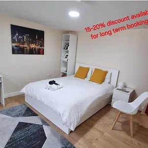 Apartment Lovely Studio-flat With Free Parking, Free Wifi., Leeds (West Yorkshire)